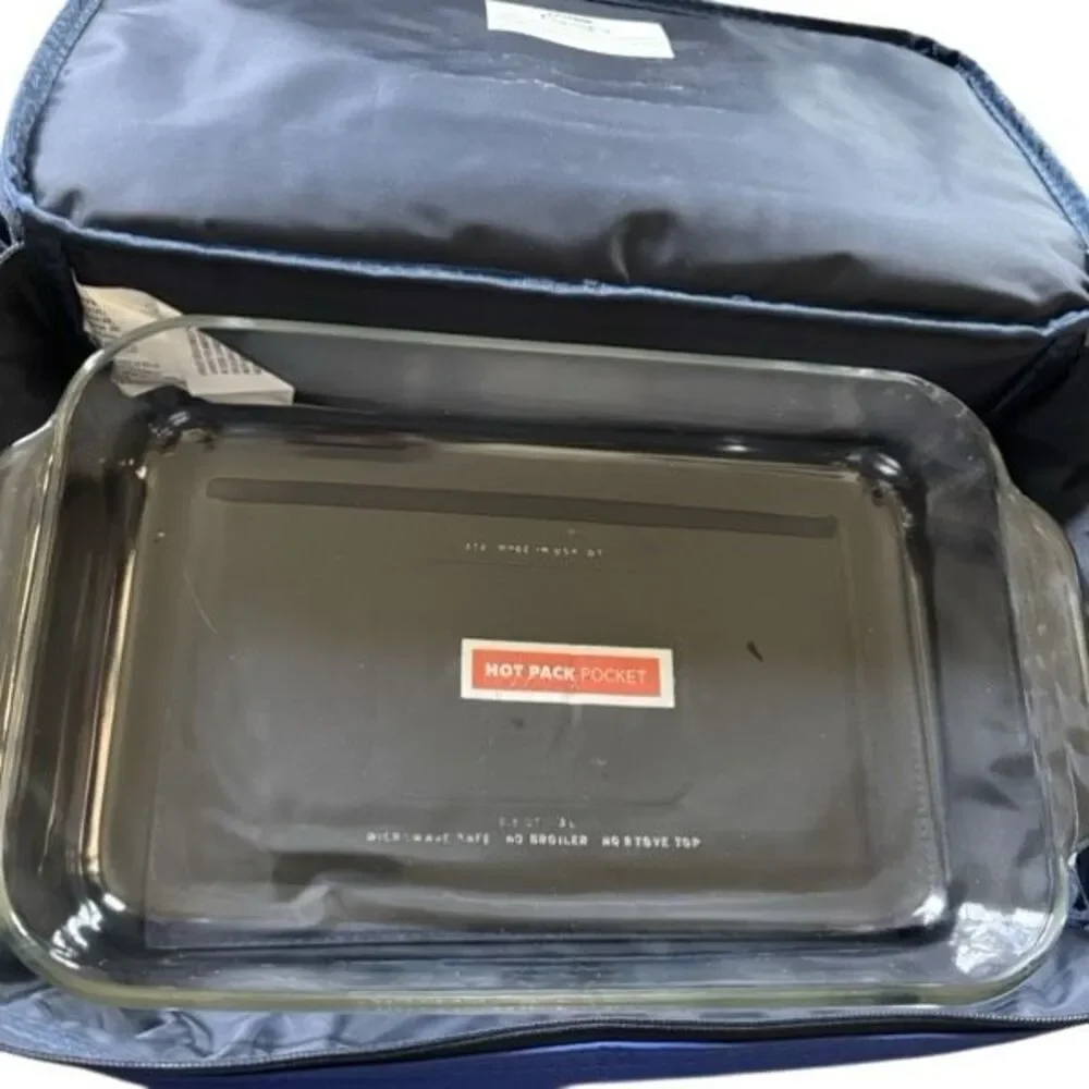 Pyrex Portables Insulated Carry Bag With 2.2 Qt. Glass Casserole Dish & Lid